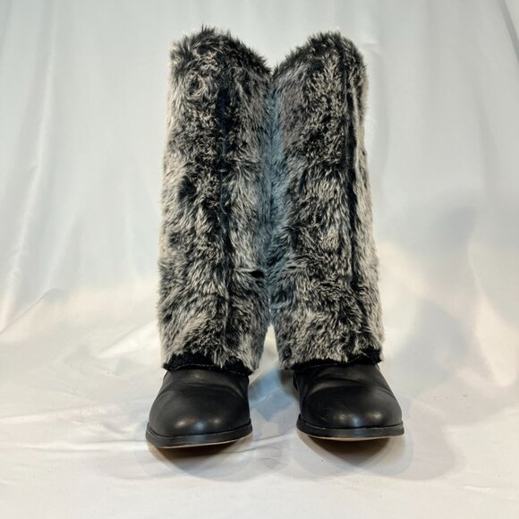 Victoria’s Secret Faux Fur and Leather Boots | Women’s 8B - Picture 2 of 3